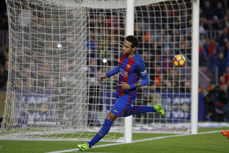 El jugador delantero del equipo Barcelona, Neymar, brilló en el triunfo de su equipo ante el PSG por marcador de 6-1, el 8 de marzo del 2017 en España. (Archivo/AP Photo/Francisco Seco).