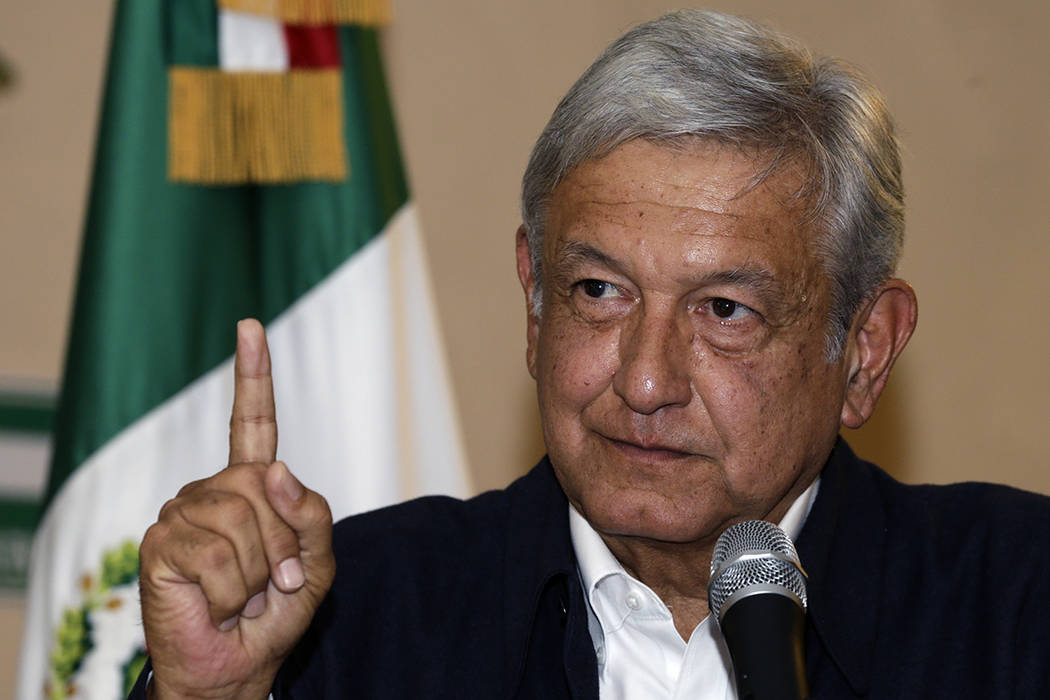 El candidato presidencial Andrés Manuel López Obrador da una conferencia de prensa en la ciudad de México, el martes 6 de junio de 2017. Al acusar al fraude electoral, Obrador dijo que apelará ...