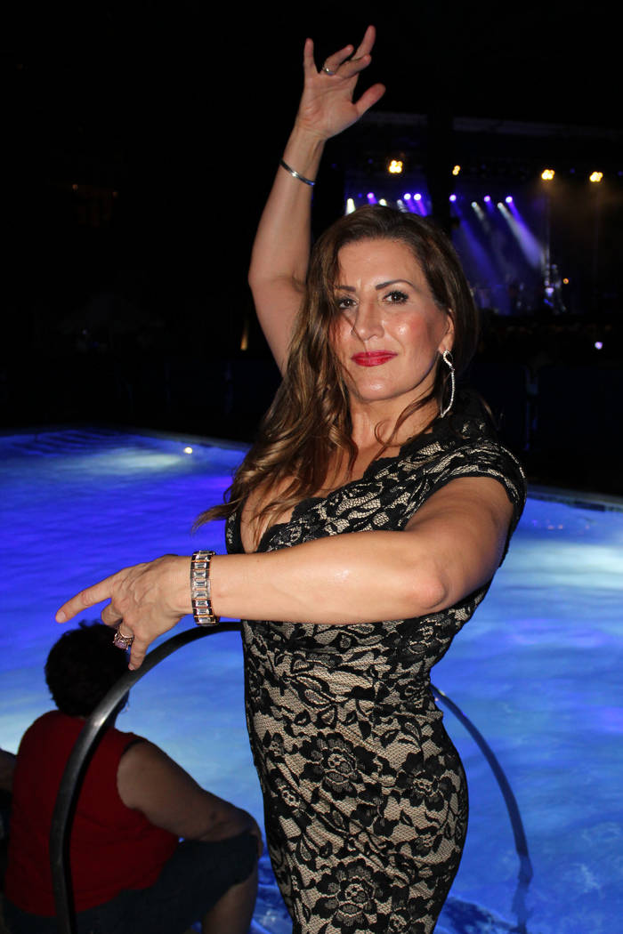 Sandra Traconi, publico, mostró sus mejores pasos de flamenco con el “Bamboleo”. Fotos tomadas el 26 de agosto en el Red Rock Station Casino. | Foto Cristian De la Rosa/El Tiempo.