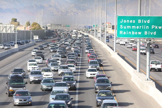 Un accidente vial ocurrido en la carretera 95 cerca de Decatur causó lentitud en la circulación, la mañana del martes 13 de diciembre del 2016, mientras la Patrulla de Caminos de Nevada investi ...