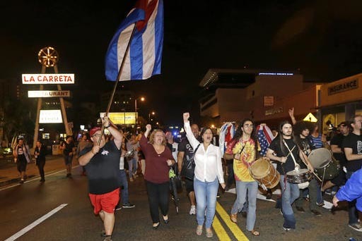 Cubano-americanos celebran la muerte de Fidel Castro, el sábado 26 de  noviembre del  26 2016, en "La Pequeña Habana" en Miami. Castro murió a los 90 años de edad el 25 de noviembre pasado. Es ...