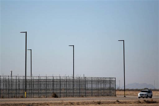 En esta foto de archivo, 20 de enero del 2016, se ve el Centro de Detención en el poblado de Eloy, Arizona. (AP Photo/Ricardo Arduengo).