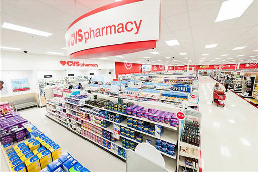 La cadena de farmacias CVS Health anunció que venderá el medicamento equivalente de EpiPen, una versión autorizada y genérica de "Adrenaclick", por menor precio. (Foto Archivo/Sean Meyers/CVS  ...