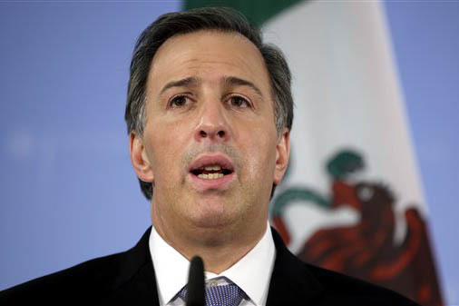 Jose Antonio Meade Kuribreña, Secretario de Hacieda, de México.  (Foto Archivo/AP Photo/Michael Sohn).