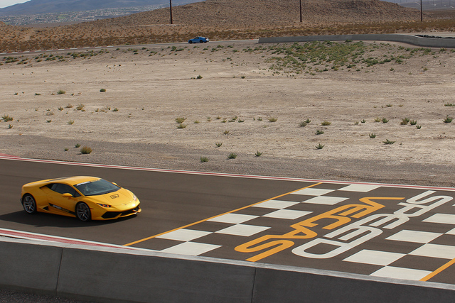 Speed Vegas es un autódromo donde puede conducir autos exóticos. | Foto El Tiempo/Cristian De la Rosa