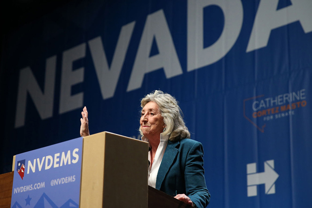 La congresista reelecta, Dina Titus habla en el Nevada State Democratic Party en el Aria Hotel- Casino en Las Vegas, el martes 8 de nov. de 2016. Erik Verduzco/Las Vegas Review-Journal