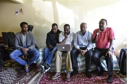 Líderes somaliestadounidenses en una conferencia de prensa el domingo 18 de septiembre de 2016 en St. Cloud, Minnesota para hablar del incidente de apuñalamiento y tiroteo ocurrido el sábado en ...