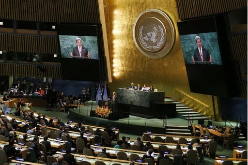 John Kerry, Secretario de Estado, de los Estados Unidos, habla sobre el cambio climático en el pleno de la 7a. Sesión de las Naciones Unidas, el miécoles 21. (AP Photo/Jason DeCrow).