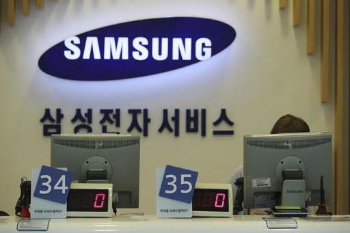 El fabricante de teléfonos celulares Samsung hizo un "recall" del Galaxy Note 7 por defectos en la bateria que en algunos casos han explotado. (AP Photo/Lee Jin-man).