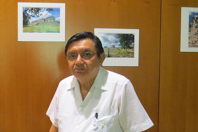 El arqueólogo Alfredo Barrera Rubio impartió una conferencia sobre la cultura maya en el edificio del Ayuntamiento de North Las Vegas, donde también se presentó una exposición fotográfica de ...