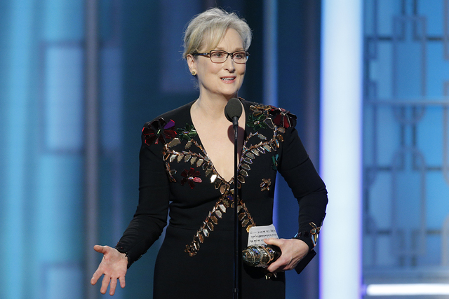 Esta imagen publicada por NBC muestra a Meryl Streep que acepta el Premio Cecil B. DeMille en la 74ª edición de los Golden Globe Awards en el Beverly Hilton Hotel en Beverly Hills, California, e ...