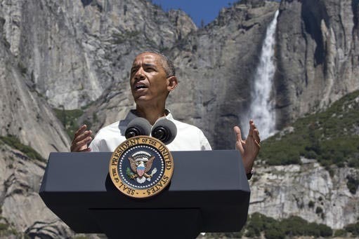 El presidente Barack Obama aparece frente del Yosemite, el 18 de junio pasado, hablando de la importancia de los parques nacionales y el cambio climático. Ahora el presidente aparecerá en un vid ...