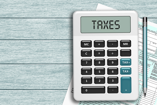 ​Si el ingreso familiar era menos de $55.000 en 2016, usted puede recibir la preparación de impuestos GRATIS