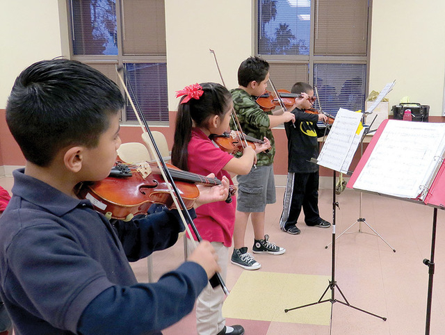 Proyecto de música: “Violines para Niños” | Vegas Review-Journal en