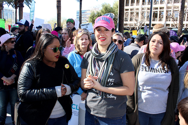 Representantes políticos de la comunidad latina participaron en la “Marcha de la mujer” como el asambleístas Néstor Araujo Distrito 3, Olivia Díaz, Distrito 11 y la senadora, Yvanna Cancel ...