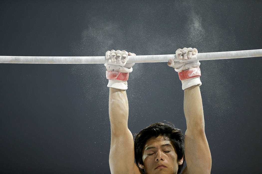El gimnasta guatemalteco Jorge Vega. | Foto AP/Gregory Bull.