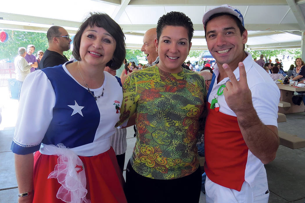 La Asociación Chilena Americana de Las Vegas y más de 200 chilenos se unieron para celebrar el aniversario de Independencia de su país. Sábado 24 de septiembre en el parque Mountain Crest. | F ...