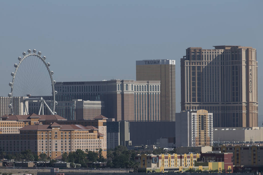 El horizonte de Las Vegas Strip visto desde McCarran en Las Vegas el jueves 1° de junio de 2017. Richard Brian Las Vegas Review-Journal @vegasphotograph