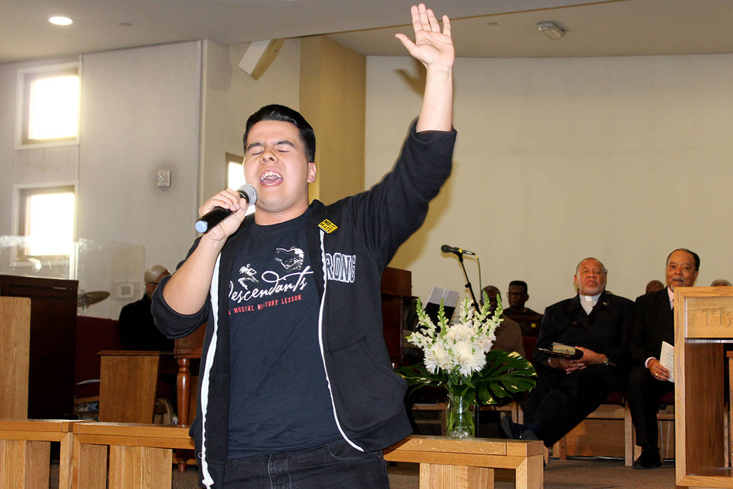 Romeo López, fue el representante hispano de los ponentes y participó cantando un rap. 14 de enero de 2018 en Primera Iglesia Episcopal Africana. Foto El Tiempo.