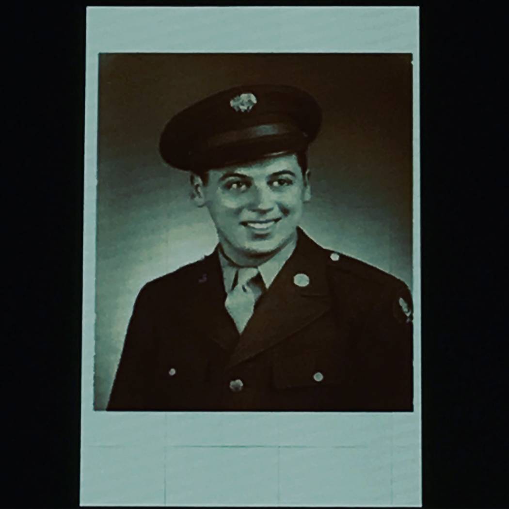 Marty Allen, que se muestra en sus días en la Fuerza Aérea en la Segunda Guerra Mundial. (Marty Allen)