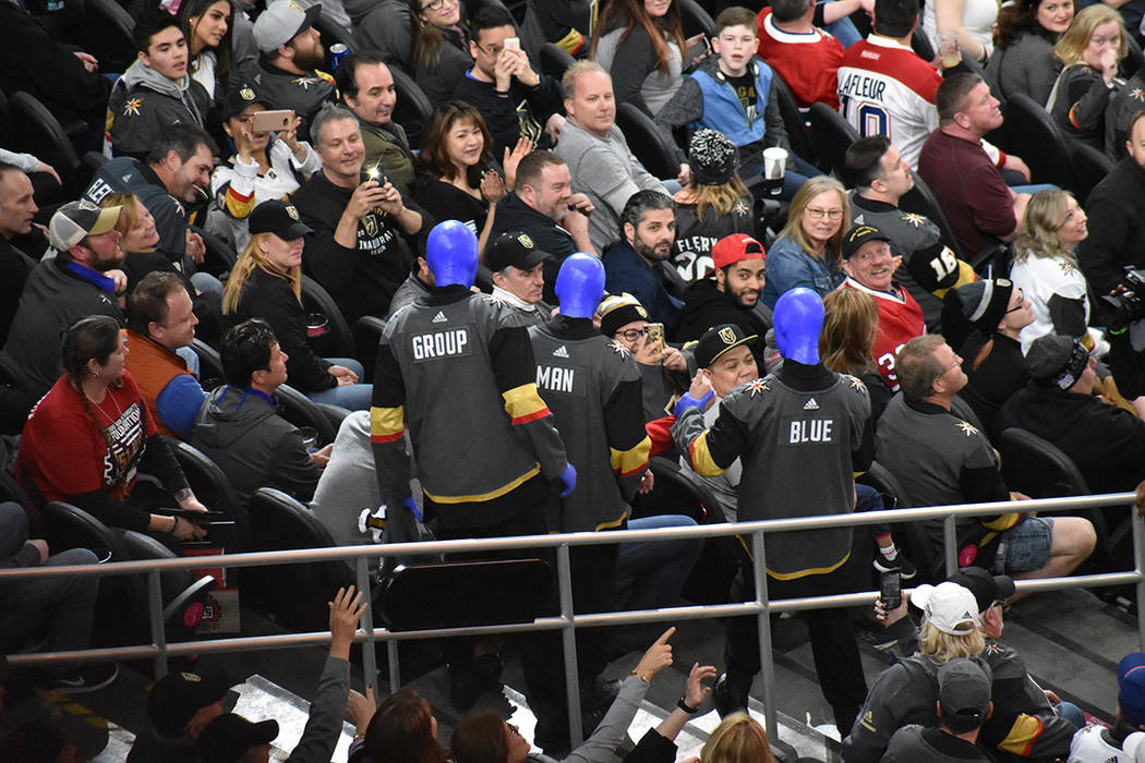 Blue Man Group estuvo presente durante el partido entre Golden Knights y Canadiens. 17 de febrero de 2018 en T-Mobile Arena de Las Vegas. Foto Anthony Avellaneda / El Tiempo.