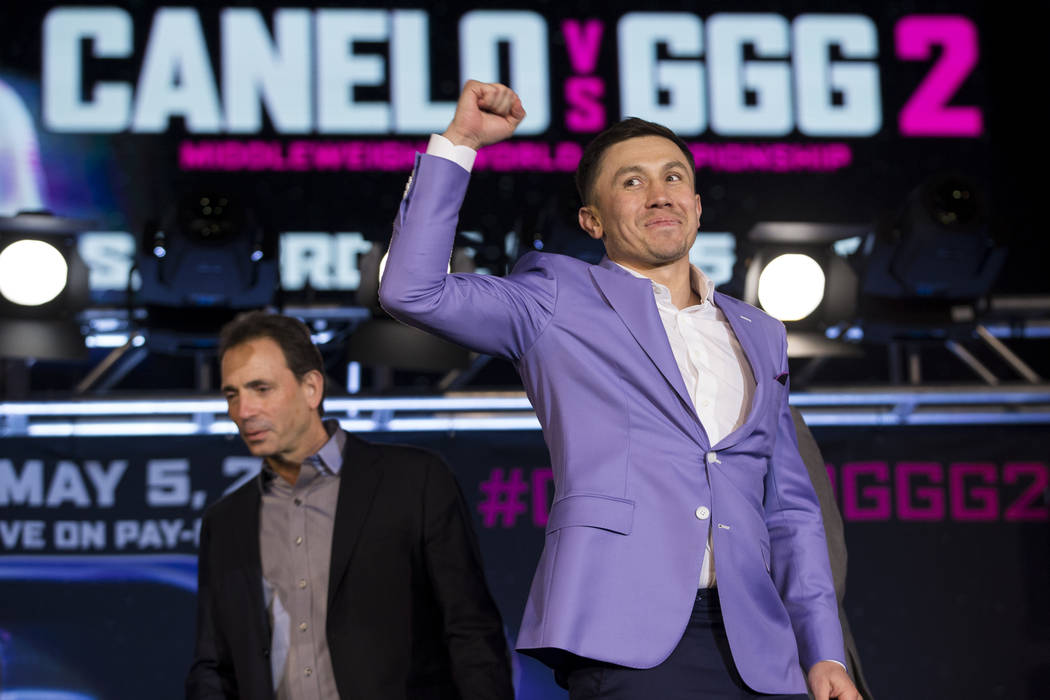 Gennady Golovkin durante una conferencia de prensa de boxeo para su próxima pelea contra Saúl "Canelo" Álvarez, en Microsoft Square en Los Ángeles, California, el martes 27 de febrero de 2018. ...