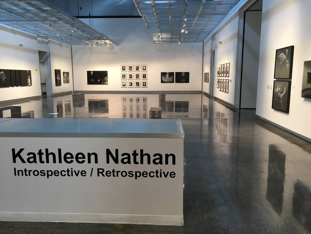 "Introspective / Retrospective", una exposición fotográfica de Kathleen Nathan, que se podrá gozar hasta el 21 de abril en la Biblioteca Sahara West. (John Przybys / Las Vegas Review-Journal)