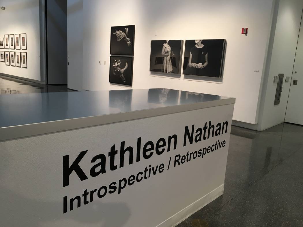 Una pieza de "Introspective / Retrospective", una exposición fotográfica de Kathleen Nathan que se extenderá hasta el 21 de abril en la Biblioteca Sahara West. (John Przybys / Las Vegas Review- ...