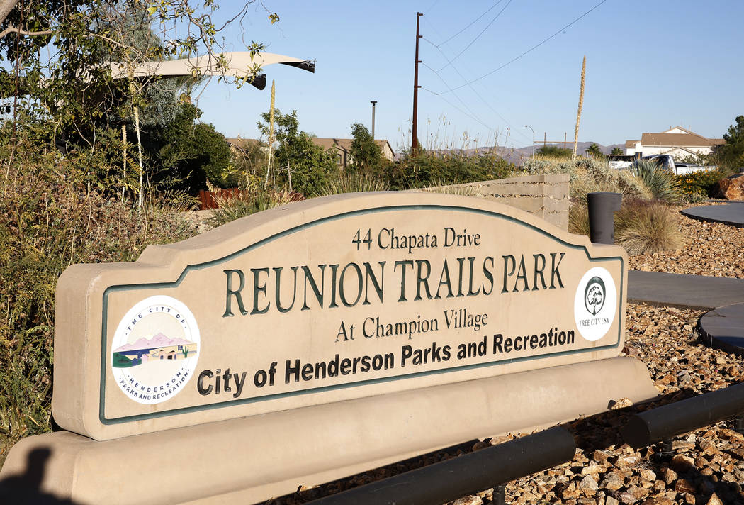 Reunion Trails Park Jueves, 26 de octubre de 2017, en Henderson. La ciudad de Henderson y el Distrito del Condado de Clark están en desacuerdo sobre una nueva escuela propuesta cerca del parque.  ...