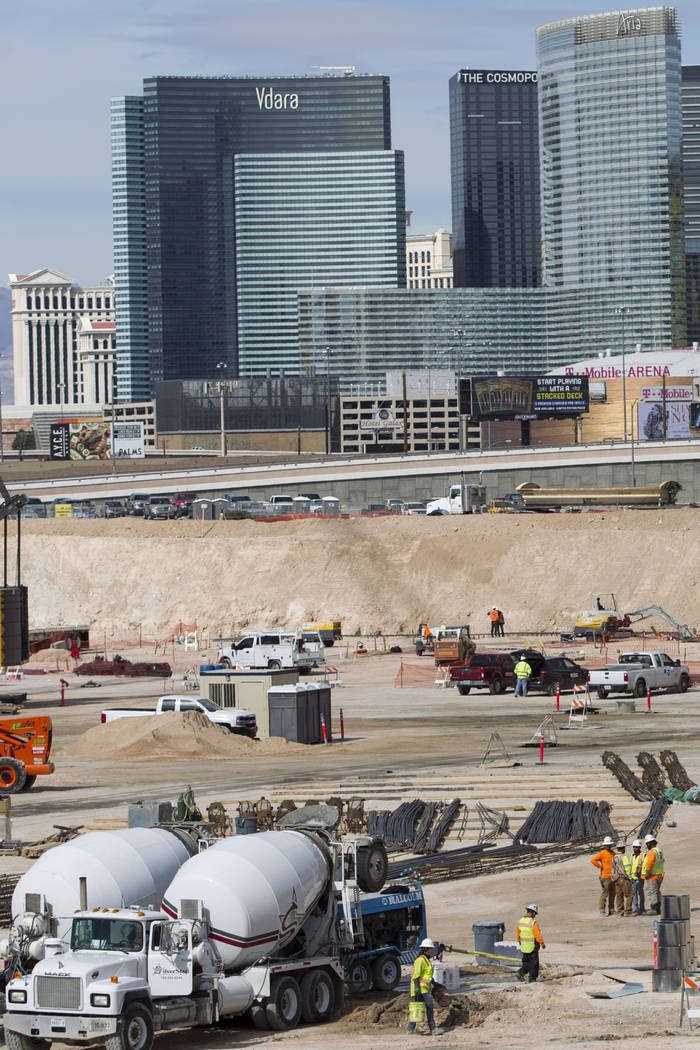 El sitio del futuro estadio Raiders en Las Vegas, viernes, 9 de marzo de 2018. Erik Verduzco Las Vegas Review-Journal @Erik_Verduzco