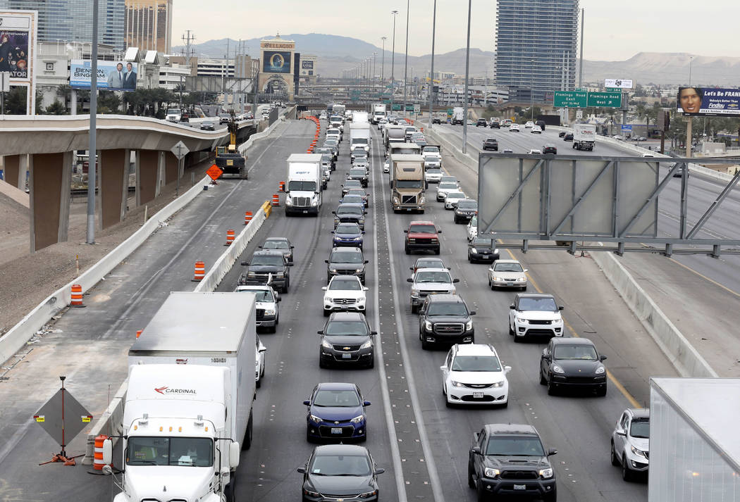 El miércoles 7 de marzo de 2018, el tráfico retrocede en las vías hacia el norte de la Interestatal 15 en Las Vegas debido al "Main Event", la reconfiguración de un billón de dólares del cru ...