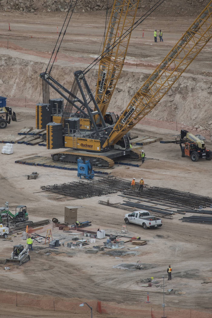 El sitio del futuro estadio de los Raiders visto desde el techo del Mandalay Bay en Las Vegas, el viernes 9 de marzo de 2018. Erik Verduzco Las Vegas Review-Journal @Erik_Verduzco