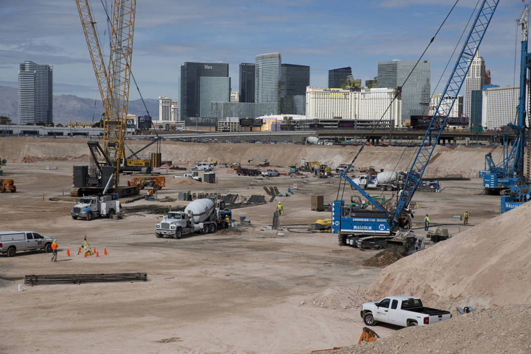 El sitio del futuro estadio Raiders en Las Vegas, viernes, 9 de marzo de 2018. (Erik Verduzco Las Vegas Review-Journal)
