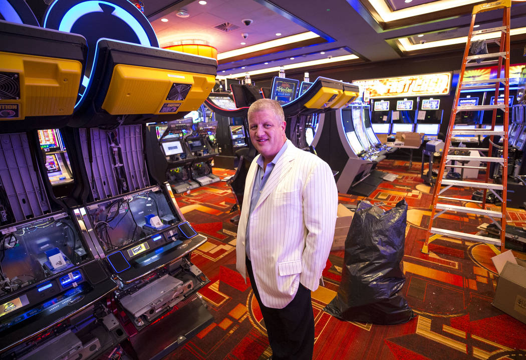 El CEO Derek Stevens en el recién ampliado piso del casino en el Hotel Golden Gate el jueves 25 de agosto de 2017, en el centro de Las Vegas. Richard Brian Las Vegas Review-Journal @vegasphotograph
