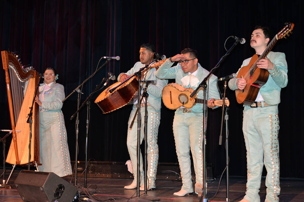 El mariachi Acero estelarizó la Noche Mexicana. Viernes 18 en el Centro Cultural Winchester. Foto Frank Alejandre / El Tiempo.