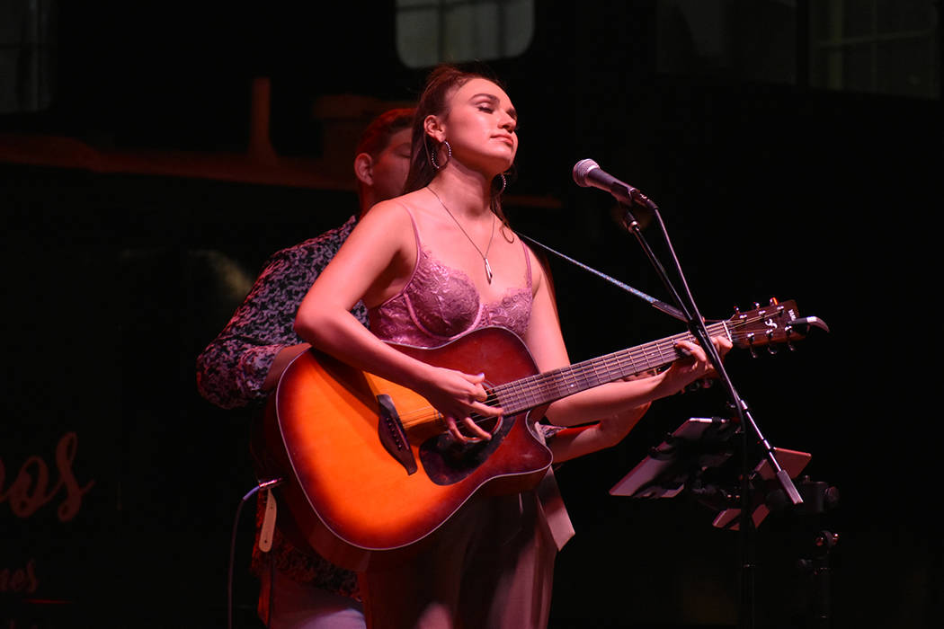 La cantante Noelle Chiodo durante una exitosa presentación en Downtown Container Park el sábado 16 de junio de 2018. Foto Anthony Avellaneda / El Tiempo.