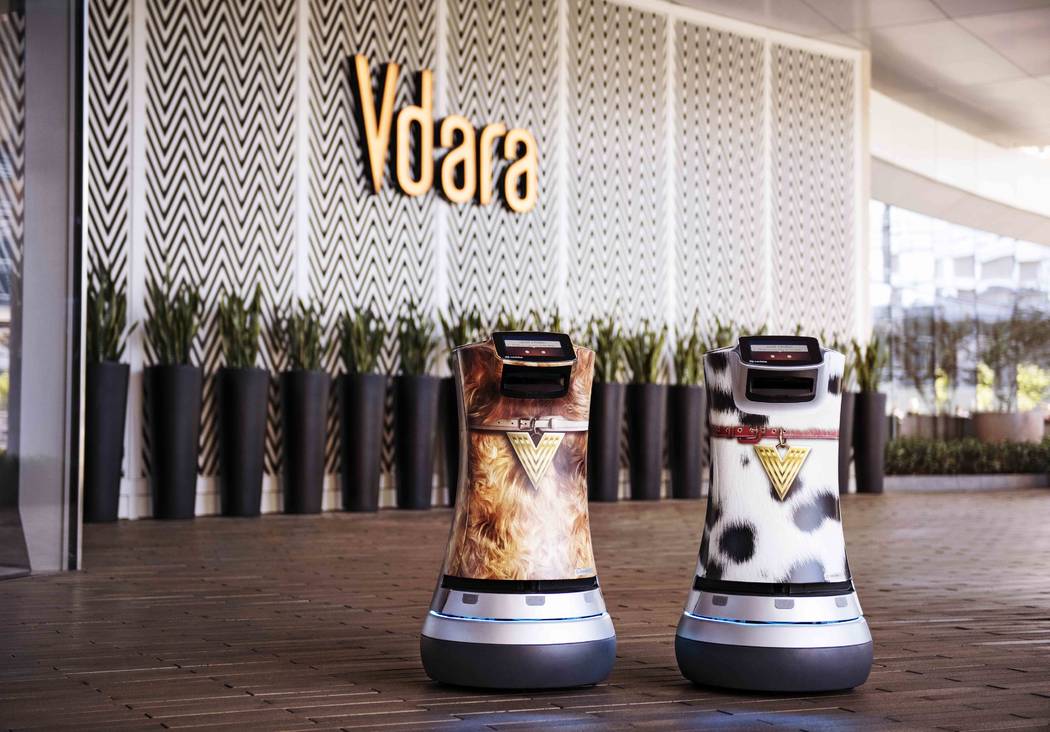Fetch y Jett son dos robots Relay responsables de entregar bocadillos, artículos diversos e incluso productos de spa directamente a las suites de huéspedes de Vdara. (MGM Resorts International)
