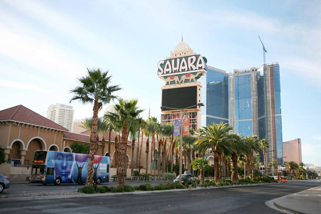 El Sáhara cerrado como se vio el lunes, 3 de diciembre de 2012, en Las Vegas Strip. (Ronda Churchill / Las Vegas Review-Journal)