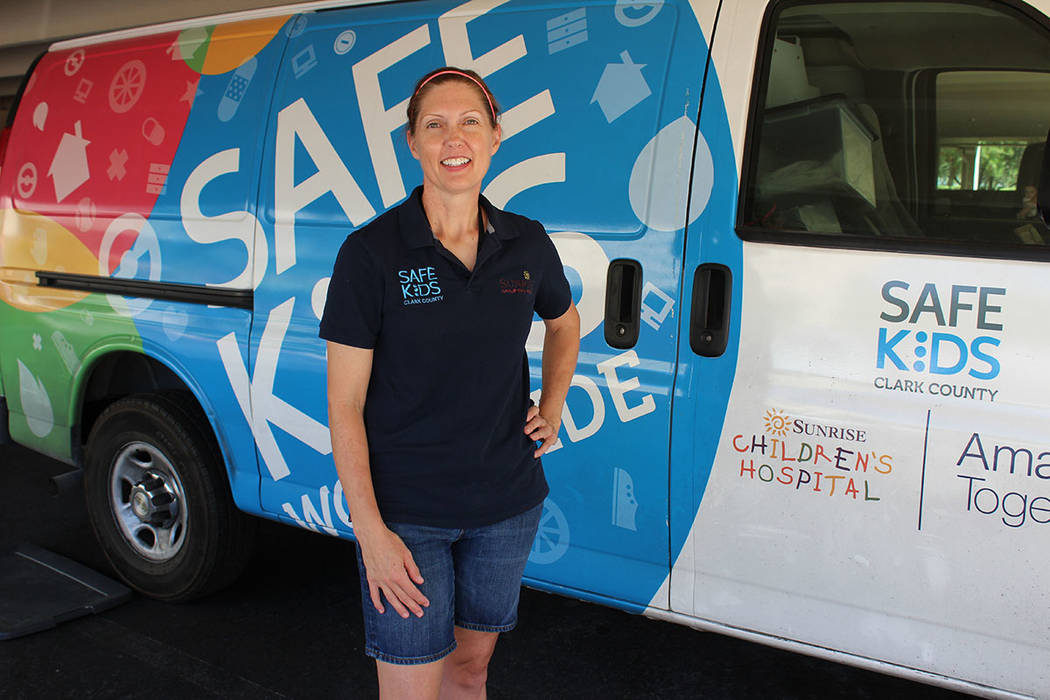 Heather Watson, directora de Safe Kids en el Condado Clark, dijo que menores de 12 años no pueden viajar en los asientos delanteros de un carro. Sábado 14 de julio de 2018, en las oficinas de la ...