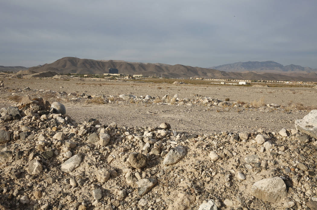 Un lote de 55 acres fotografiado en 2017 en Henderson muestra la futura sede corporativa y la instalación de prácticas de los Raiders. (Bizuayehu Tesfaye Las Vegas Review-Journal @bizutesfaye)