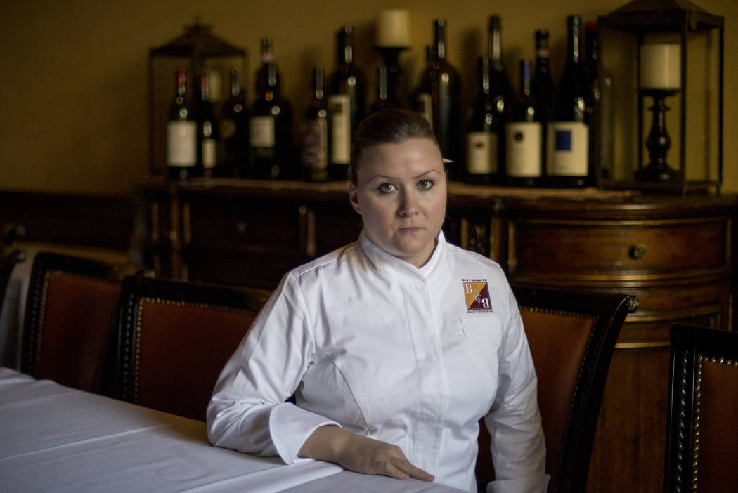 La directora culinaria de Batali & Bastianich Hospitality Group, Nicole Brisson, posa para un retrato en Carnevino en Las Vegas el 15 de junio de 2016. (Bridget Bennett / Las Vegas Review-Journal) ...