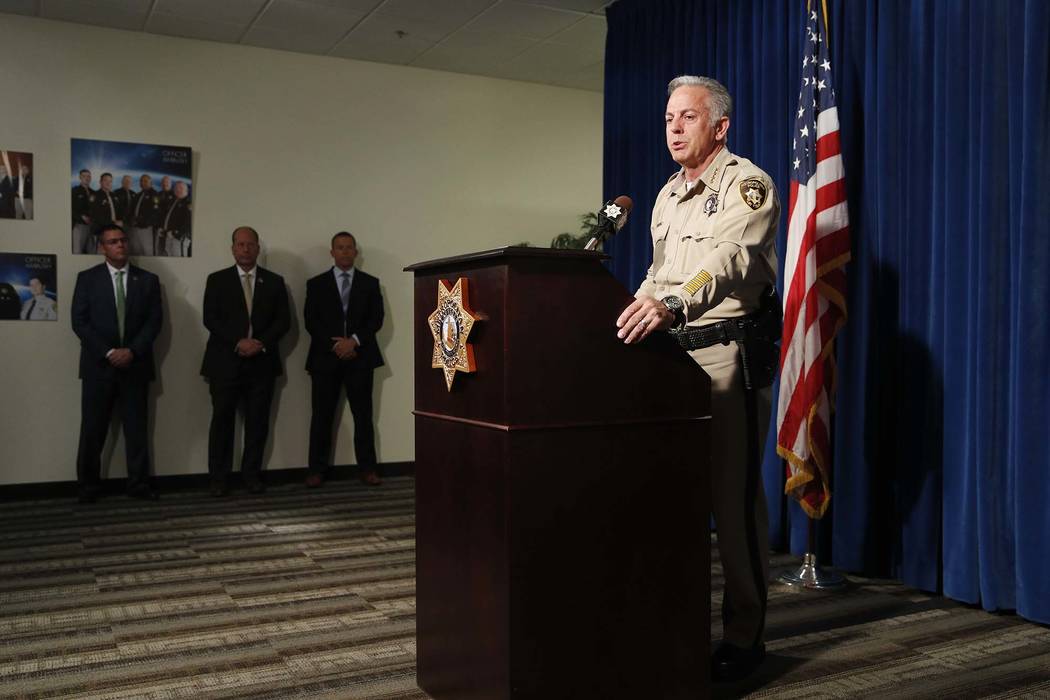 El alguacil del Condado de Clark, Joe Lombardo, habla durante una conferencia de prensa el viernes 3 de agosto de 2018 en Las Vegas. Lombardo habló sobre el informe final del tiroteo del 1 de oct ...