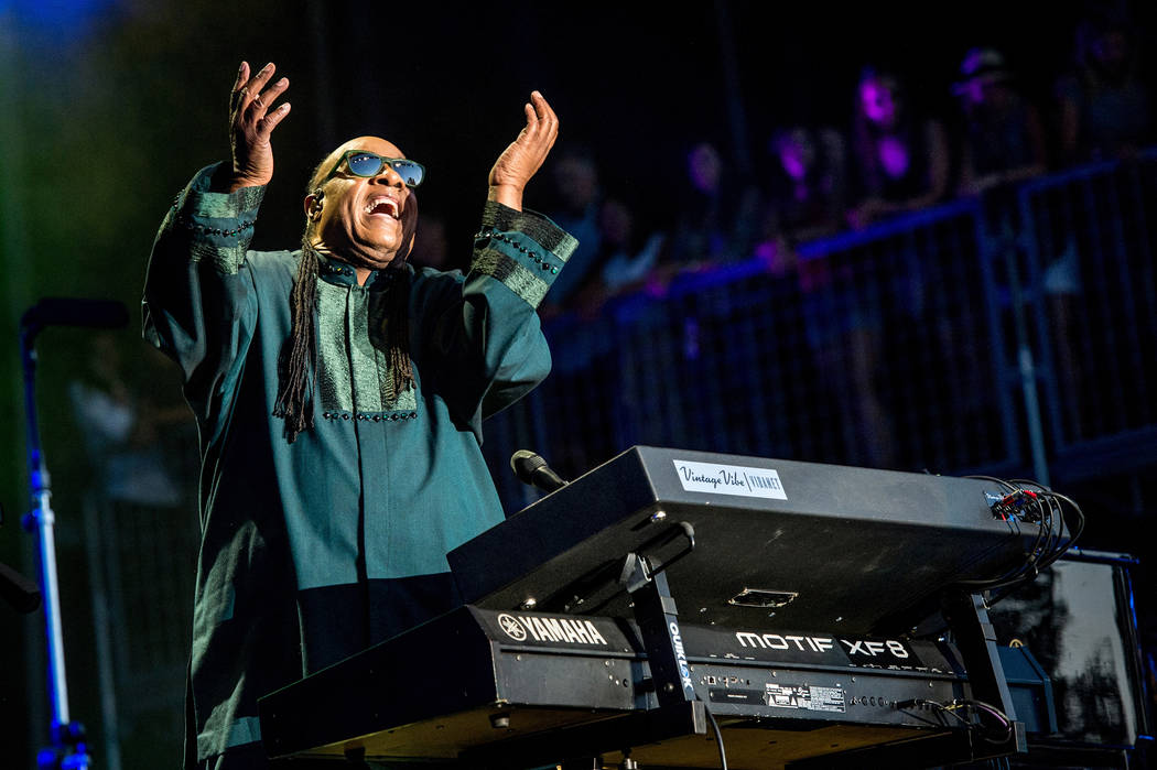 Stevie Wonder se presenta en el Festival de Música BottleRock Napa Valley en Napa Valley Expo el viernes 27 de mayo de 2016 en Napa, California. (Foto por Amy Harris / Invision / AP)