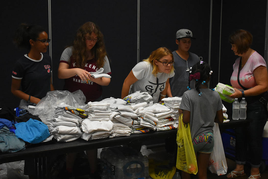 La jornada terminó en el centro comunitario Cambridge donde NPHY y voluntarios proporcionaron ropa, artículos higiénicos y alimentos a niños de escasos recursos. Viernes 3 de agosto de 2018. F ...