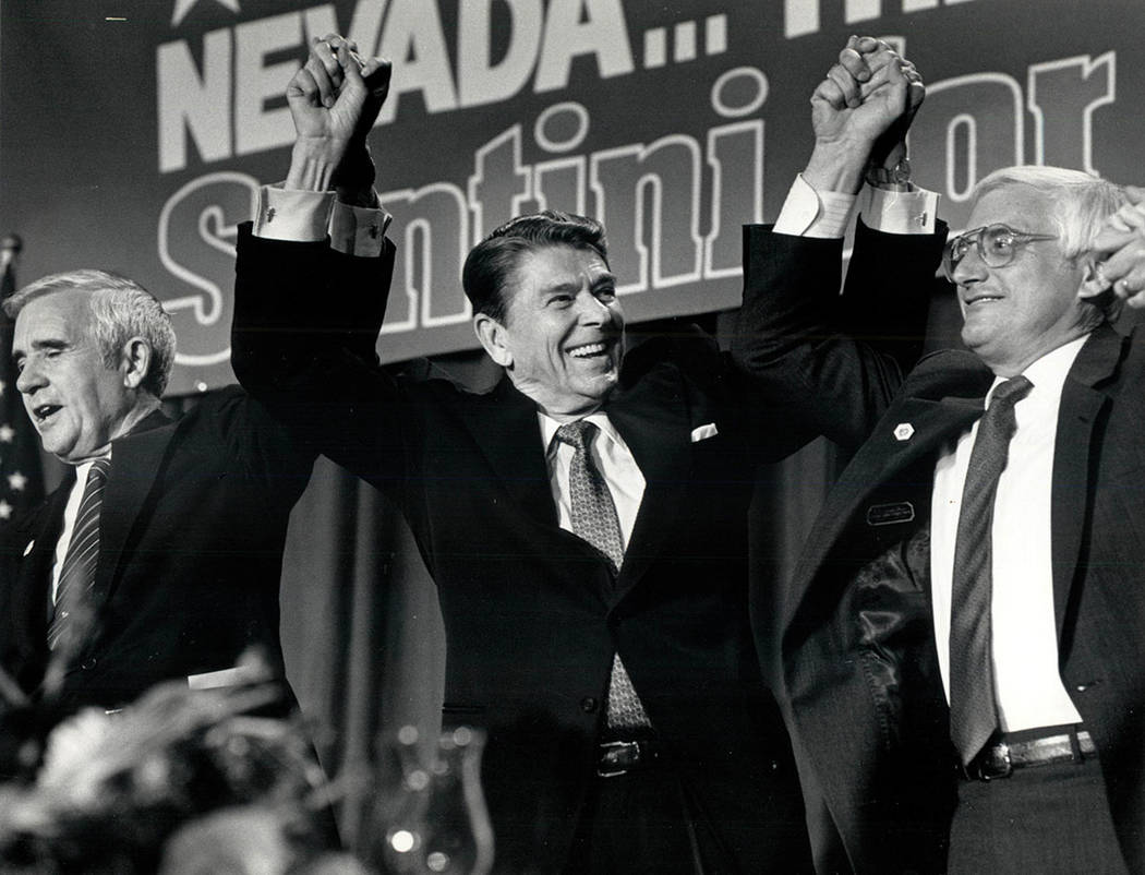 Paul Laxalt, Ronald Reagan y Santini, 25 de junio de 1986 (Foto de archivo / Las Vegas Review-Journal)