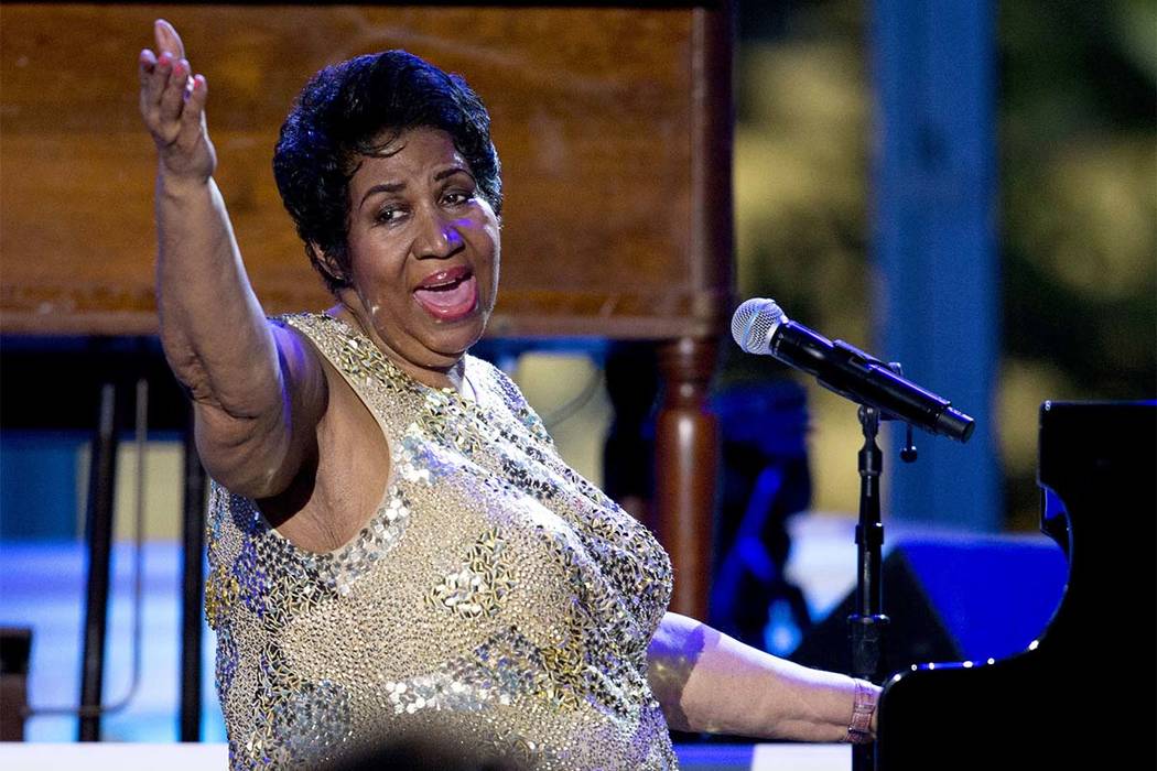 Aretha Franklin se presenta en el Concierto Internacional del Día del Jazz en el Jardín Sur de la Casa Blanca de Washington, el 29 de abril de 2016. Franklin está gravemente enferma, según una ...