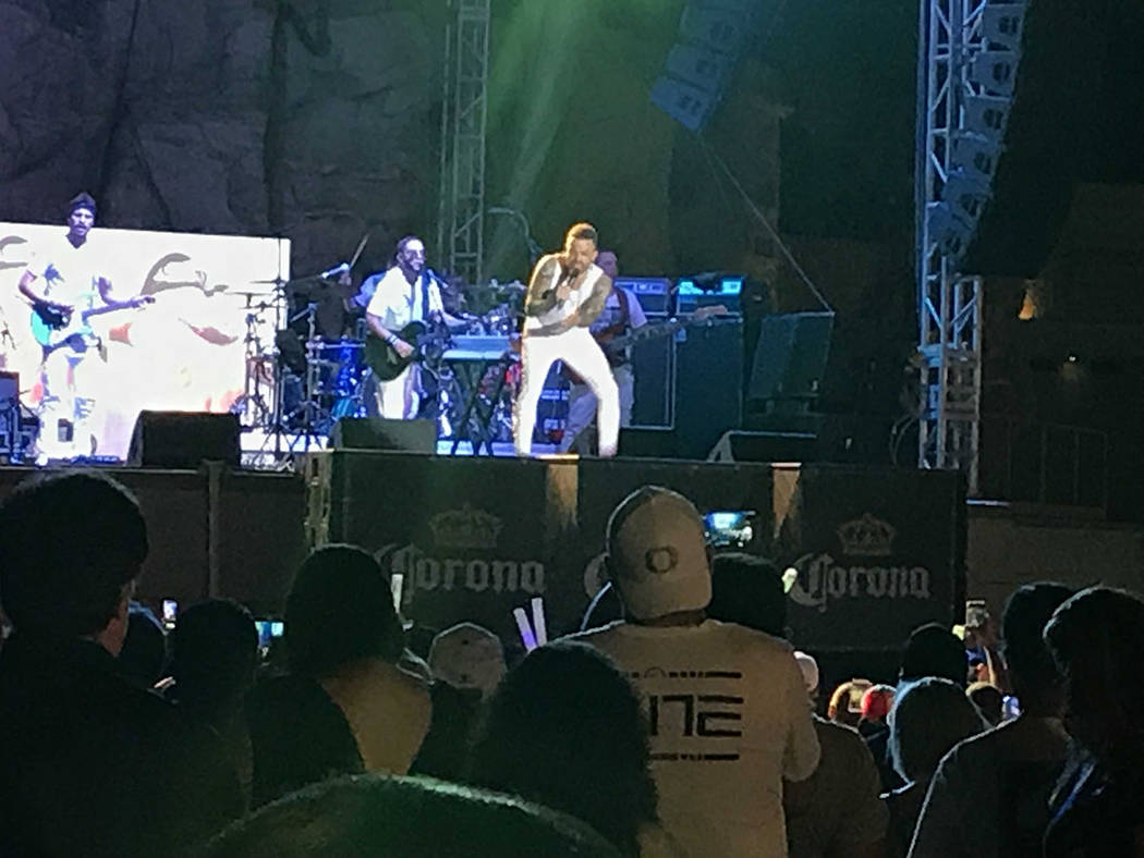 El cantante Nacho durante un concierto ofrecido en el Mandalay Bay Beach, el sábado 18 de agosto de 2018. Foto El Tiempo.
