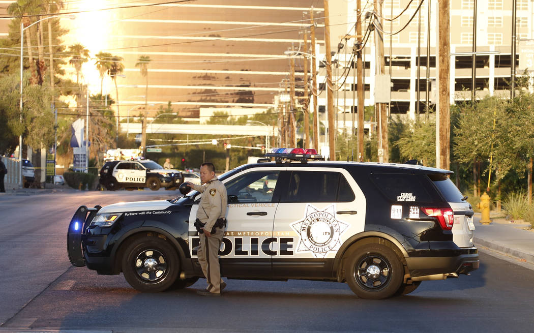 La policía de Las Vegas está investigando después de que se descubrió un laboratorio de metanfetamina en un complejo de apartamentos en la cuadra 500 de Sierra Vista Drive el martes 25 de sept ...