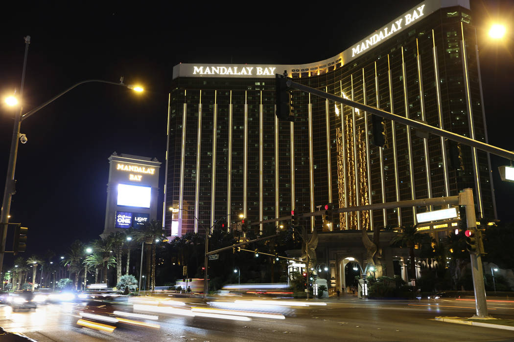 El hotel-casino Mandalay Bay en el aniversario del tiroteo del 1 de octubre en Las Vegas, el lunes 1 de octubre de 2018. Erik Verduzco / Las Vegas Review-Journal