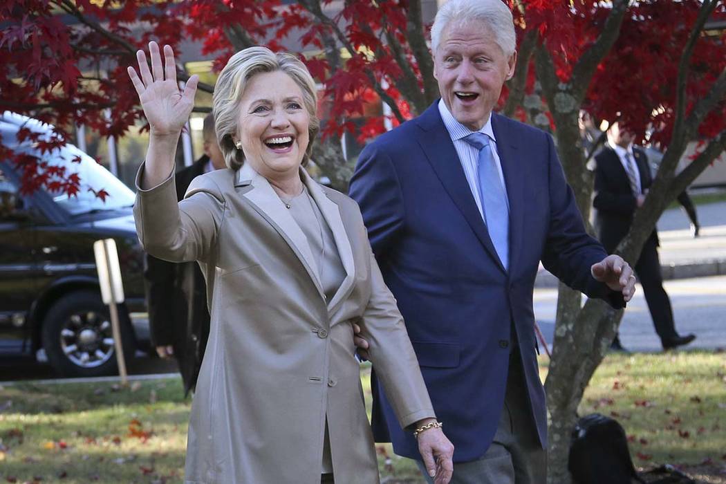 Hillary y Bill Clinton anunciaron el lunes que visitarán cuatro ciudades en 2018 y nueve en 2019 en toda América del Norte en una serie de conversaciones denominadas "Una velada con el president ...